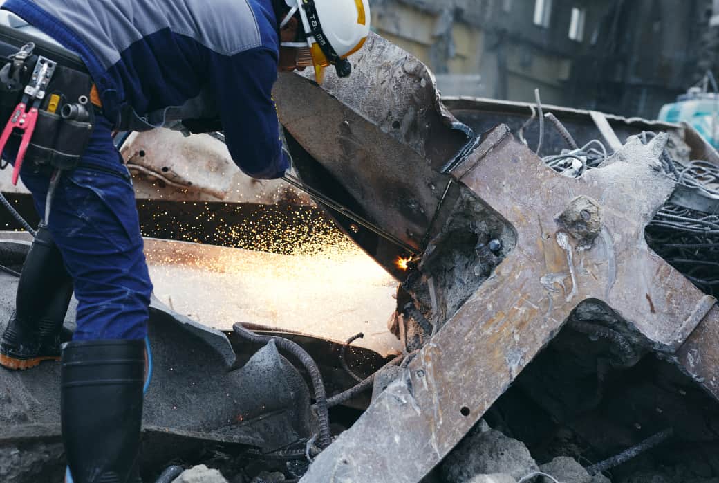 解体作業員・重機オペレーター